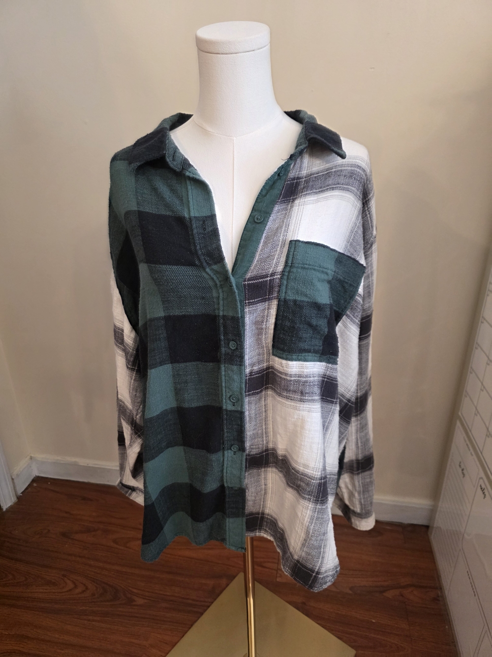 AmericanEagle Green and White Plaid Button-Down Shirt - Size L